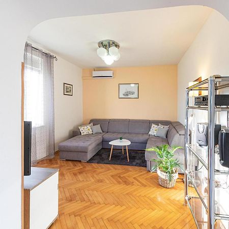 Lovely Apartment In Kastel Kambelovac With Wifi Kaštela Exteriér fotografie