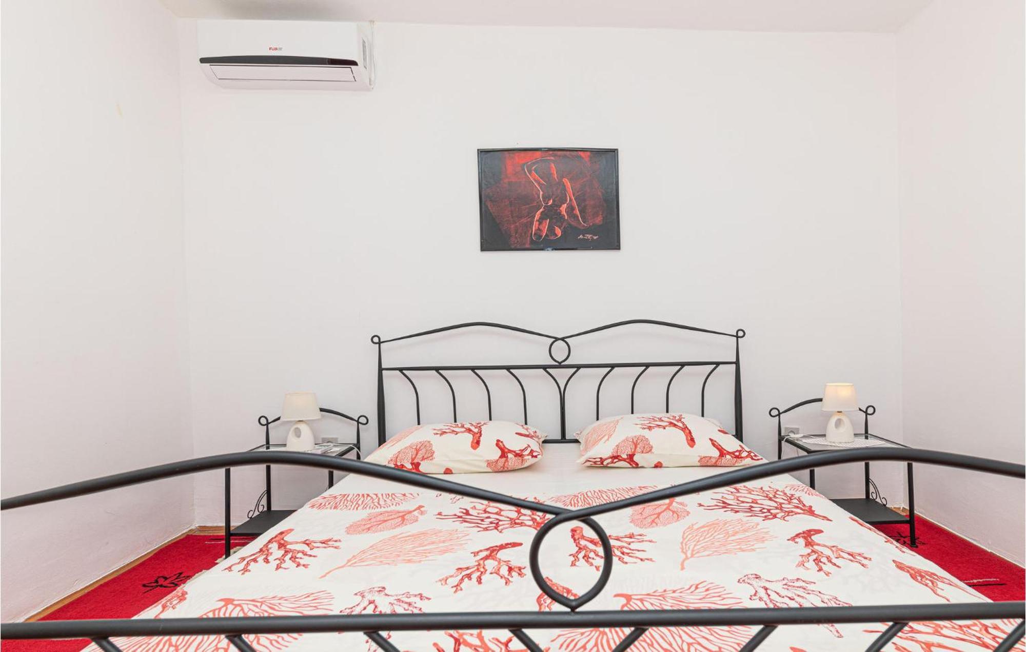 Lovely Apartment In Kastel Kambelovac With Wifi Kaštela Exteriér fotografie