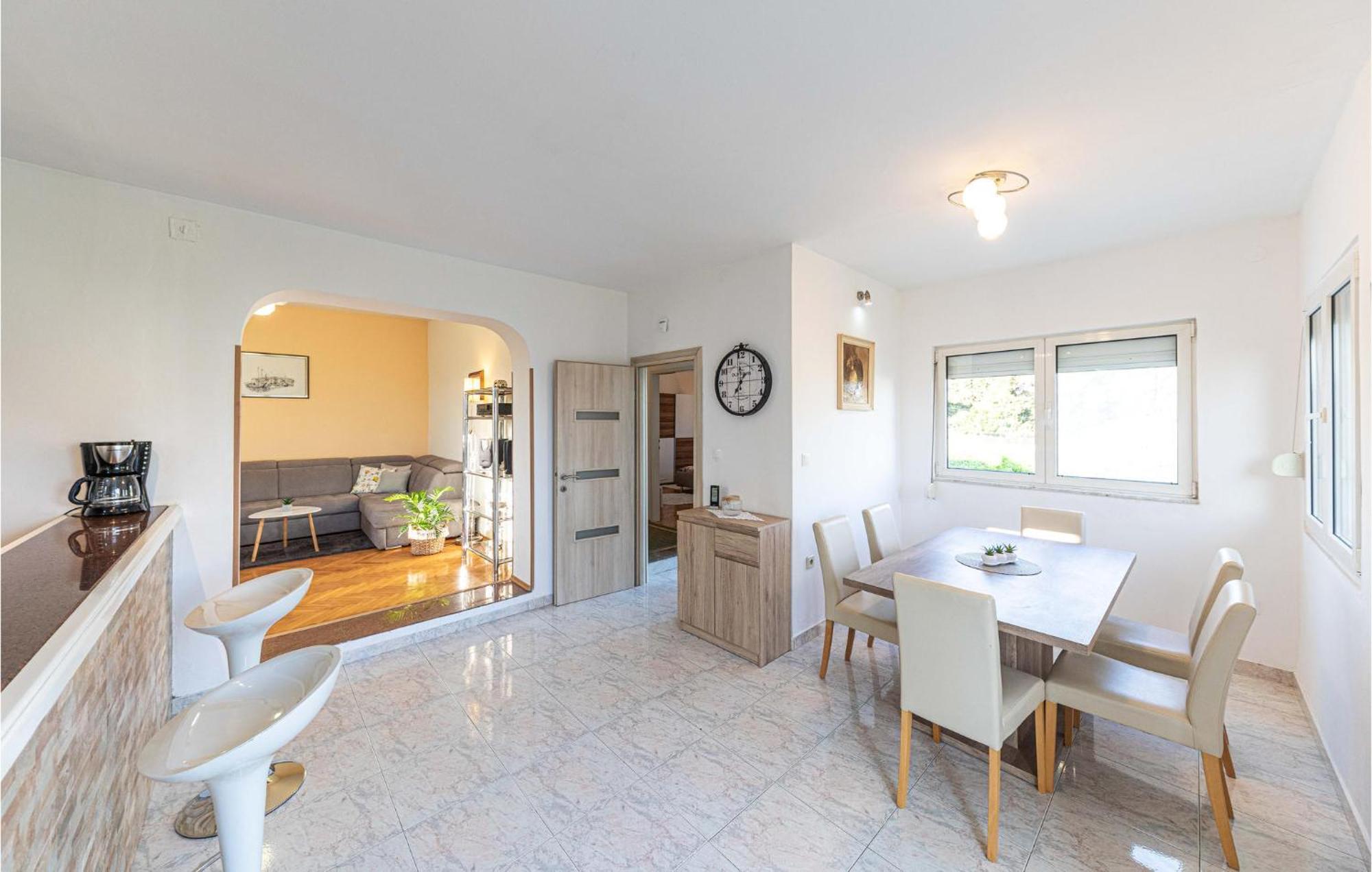 Lovely Apartment In Kastel Kambelovac With Wifi Kaštela Exteriér fotografie
