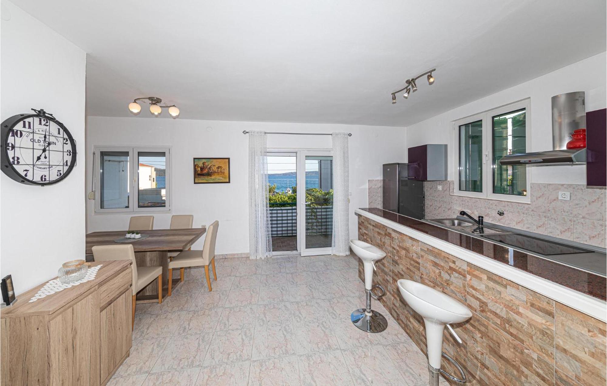 Lovely Apartment In Kastel Kambelovac With Wifi Kaštela Exteriér fotografie