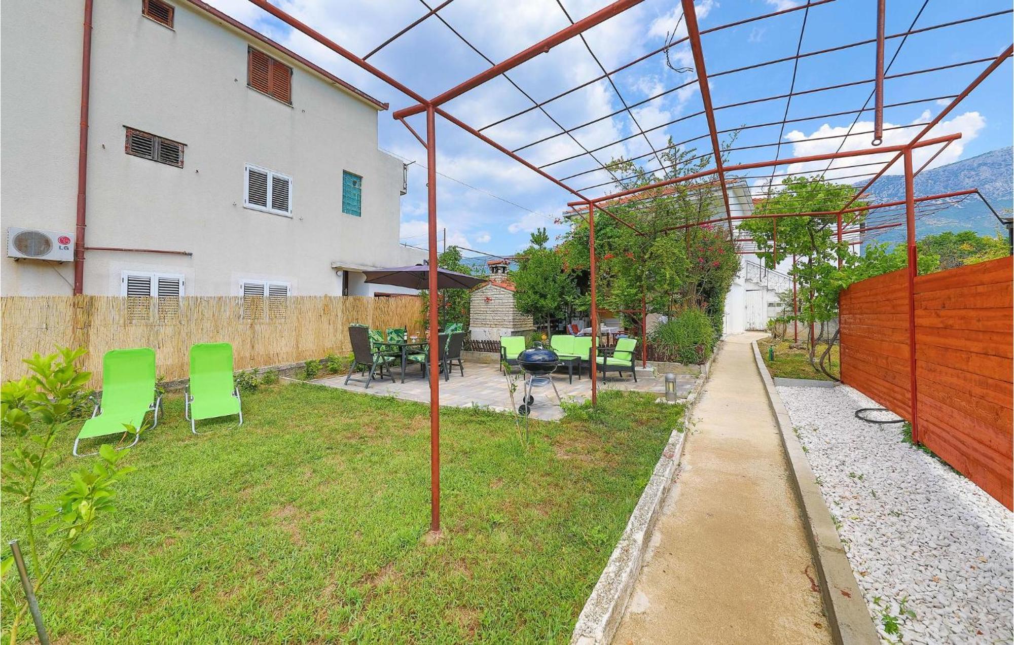 Lovely Apartment In Kastel Kambelovac With Wifi Kaštela Exteriér fotografie